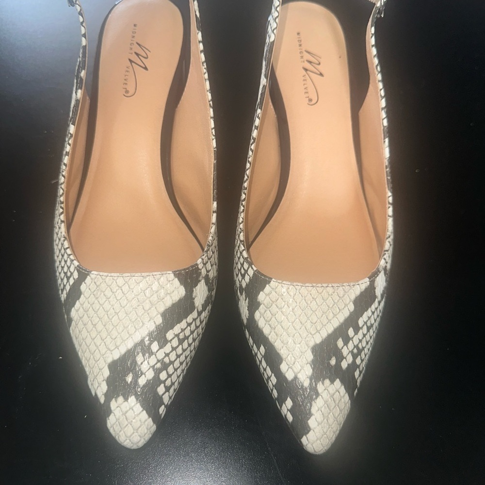 Midnight Velvet Black and Cream Loafers for Effortless Style